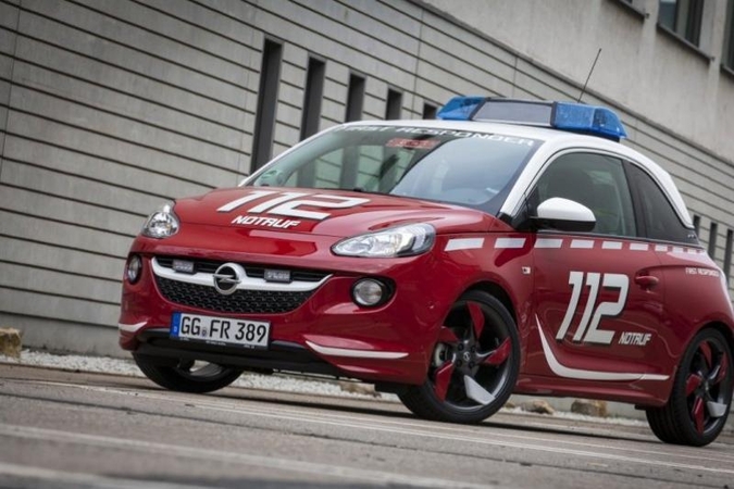 112: ar atiduotum savo likimą į „Opel Adam“ mažylio rankas? 