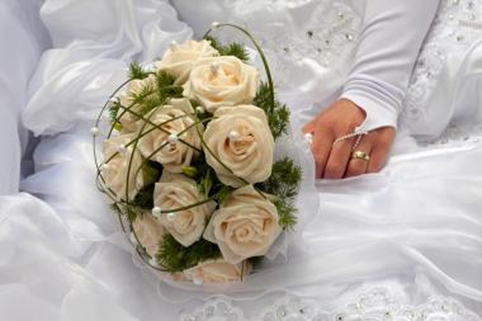 Puokštės mėtymo ritualas virto katastrofa