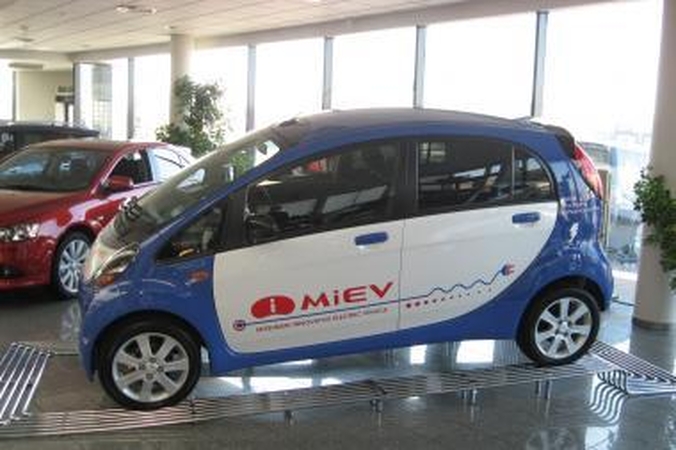 Į Lietuvą atvyko elektrinis „Mitsubishi“ prototipas