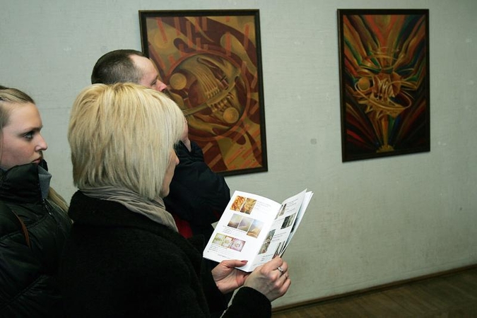 Paroda   primena   istorines   žaizdas  