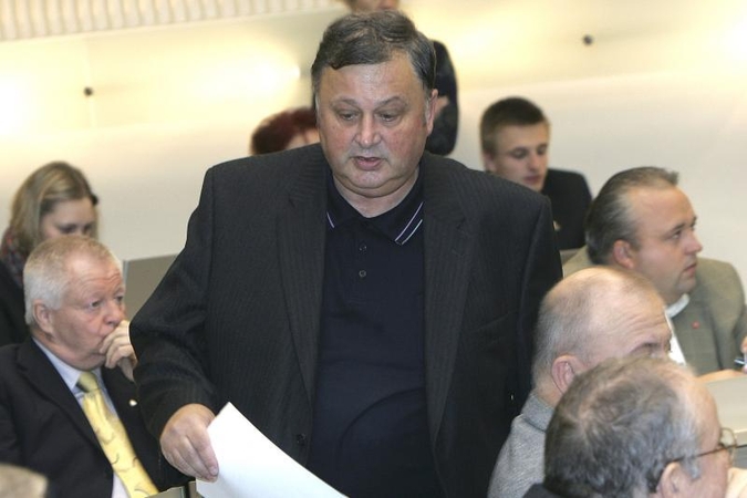 A. Garbaravičius: atsakymas                               sapnuotojams