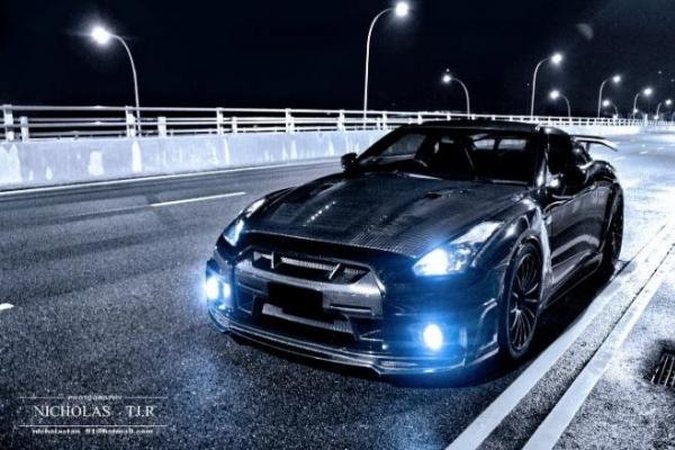 „Nissan“ pristatys įbrėžimus išsigydantį „iPhone“ dėklą