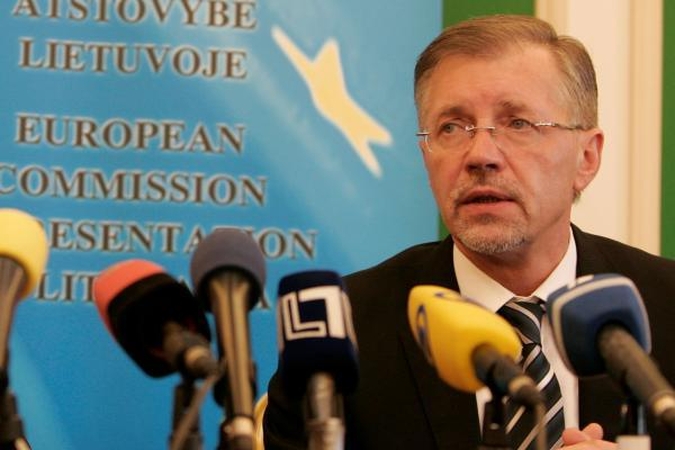 Ambicijų neatsisako