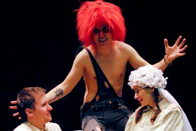 Klaipėdos jaunimo teatras „Be durų“ inscenizavo K.Sajos apysaką