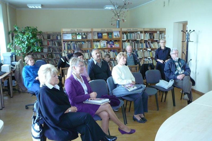 N.Venckienė savo knygą pristato kaimuose  