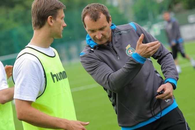 Lietuvos futbolininkai pradėjo pasirengimą kertiniam mačui su Graikija