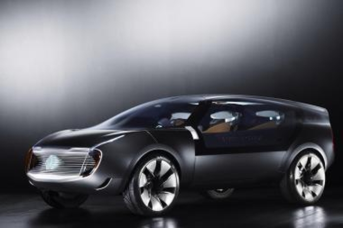 „Renault“ siūlys palydovinį radiją