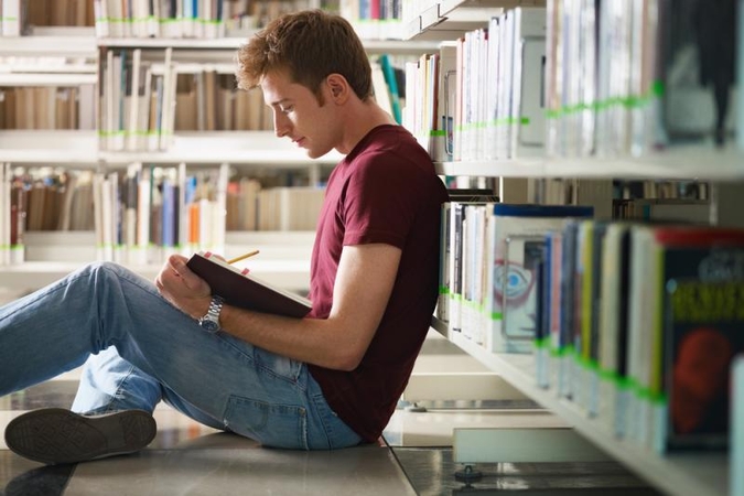 Studentai jau gali pasirašyti paskolų sutartis su bankais