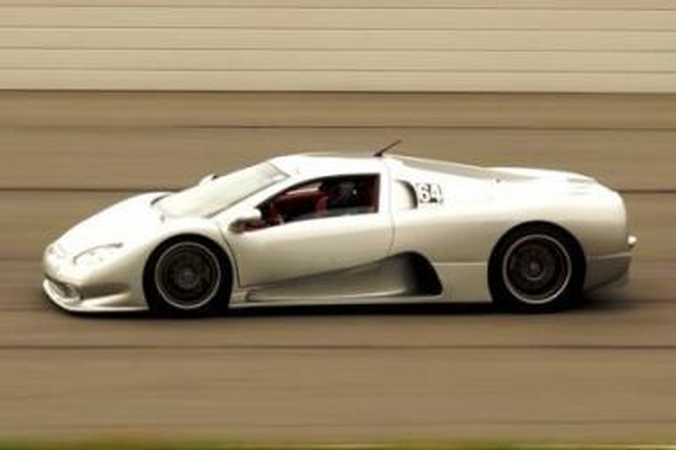 Yra greitesnis už "Bugatti Veyron"?