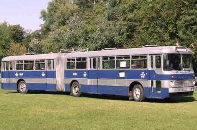 Iki transporto muziejaus – retro autobusu