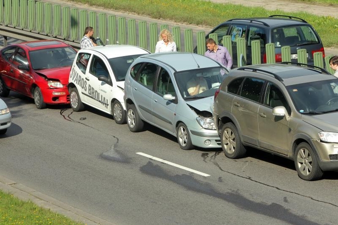 Kas dešimtą eismo įvykio deklaraciją vairuotojai pildo iš naujo
