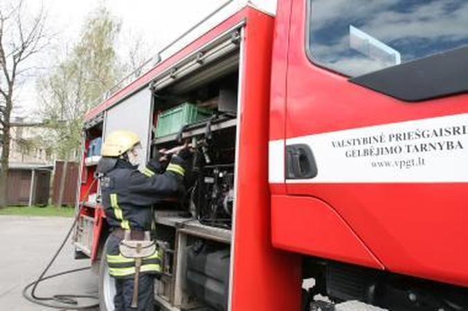 Šventojoje padegtas automobilis