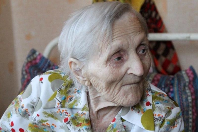 Šimtamečių moterų beveik triskart daugiau nei vyrų