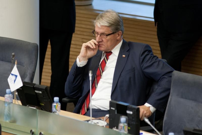 Seimas svarstys siūlymą dokumentuose leisti įrašyti tautybę