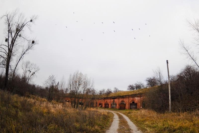 Kauno  VI fortą  gelbėja  nuo šiukšlių ir  brūzgynų 