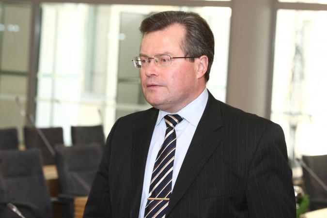 R.Šukys: teismai turi aiškintis apie įtartinas kaltinamųjų ligas