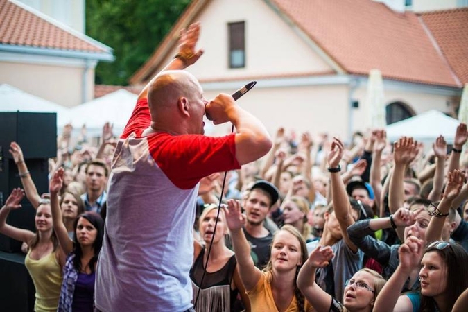 Liepą „Ryšių kiemelyje" susipins įvairių stilių muzika ir turgelis
