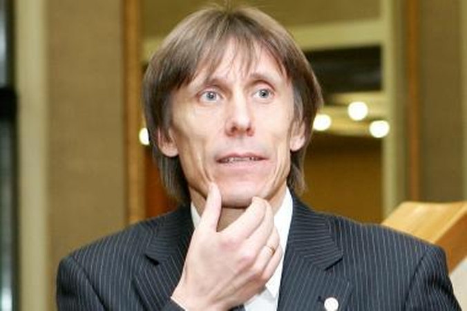 L.Dinius du kartus buvo išmestas iš universiteto 