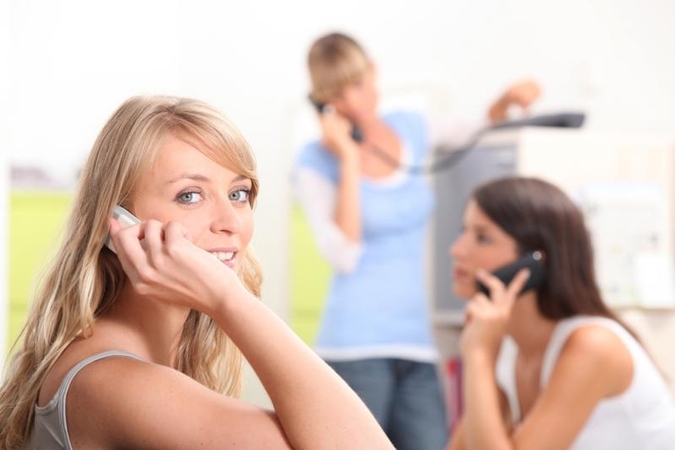 Kaimyno įprotis nuolat žvilgčioti į telefoną - didžiausia provokacija