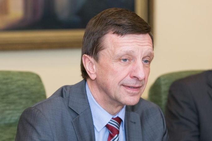 Situacija dėl lietuvių k. egzamino pavadinta „jovalu“ 