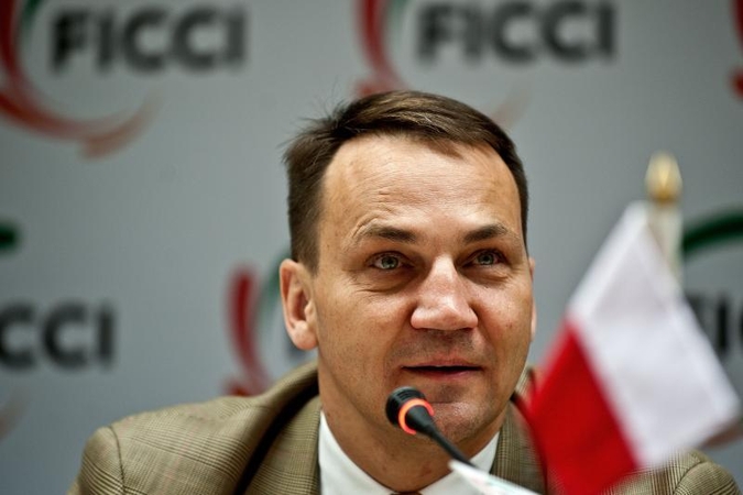 R.Sikorskis: Lietuvoje lenkų teisės – „beveik“ pakankamos