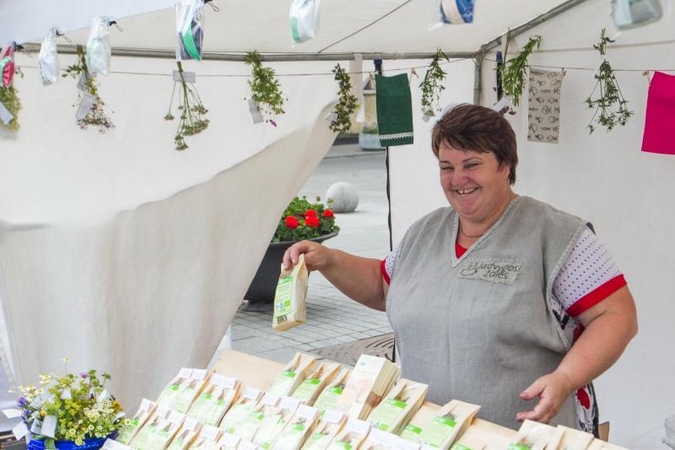 Į Žolynų turgų – ne tik   pažioplinėti   