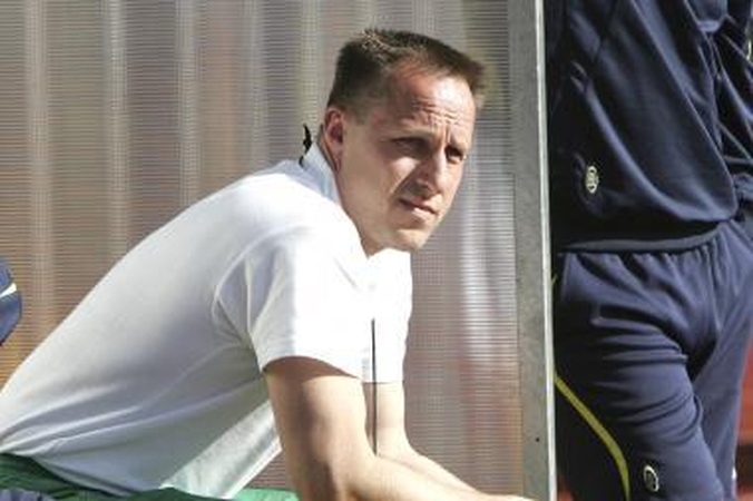 Futbolo federacija skalbia rinktinės trenerio R.Žutauto mundurą