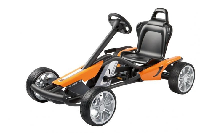 2333 litai – tiek kainuoja naujutėlis „Porsche“ (neskendęs, nedaužtas)