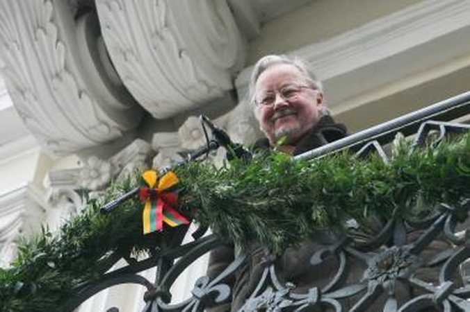 LAT: "Durnių laive" paskleisti duomenys pažemino V.Landsbergio ir jo tėvo garbę