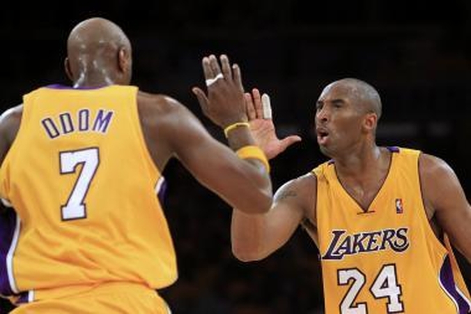 „Lakers“ įtikinama pergale pradėjo NBA Vakarų konferencijos finalą