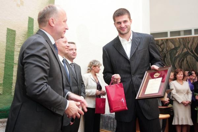 L.Kleiza 15 tūkst. litų premiją paaukos vaikams