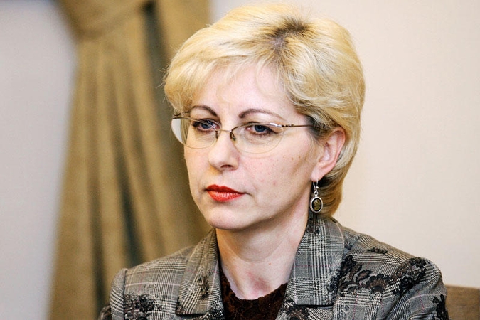 Lietuvių kalbos prižiūrėtoją I.Smetonienę turėtų pakeisti D.Vaišnienė