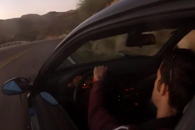 Automobilio skrydis nuo skardžio (filmavo pats vairuotojas)