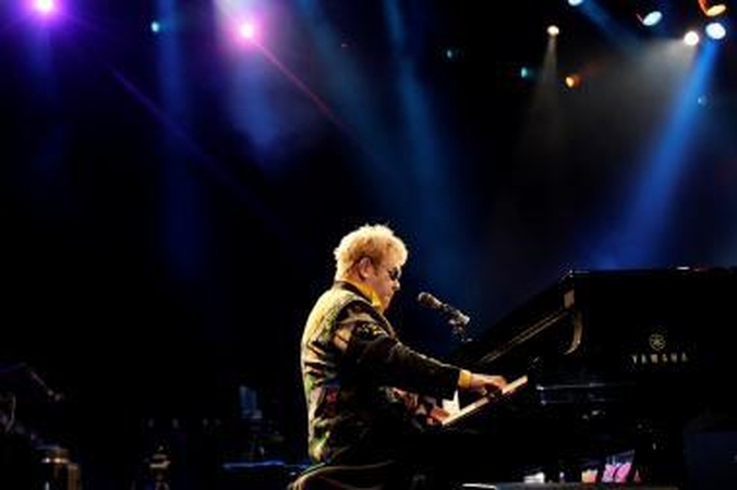 Dėl krizės plonėja ir muzikos žvaigždžių piniginės