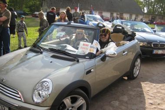 Kabrioletų šeimininkai švenčia vasarą