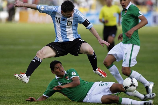 25-erių metų L. Messi jau lenkia legendinį tėvynainį Diego Maradoną