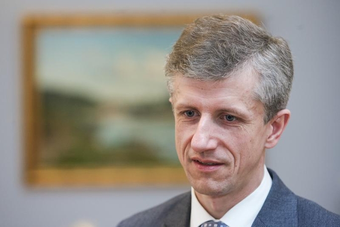 Prezidentė buvusiam patarėjui D.Semaškai suteikė ambasadoriaus rangą