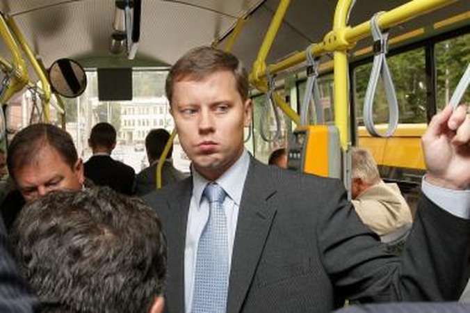 Ar politikų nepasitikėjimas A.Kupčinsku pamokė jį?