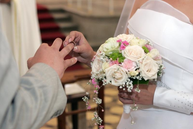 Poros vestuves netikėtai įamžino smėlio ir dulkių audra