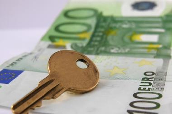 Euro kritimas turi įtakos žaliavos ir metalų kainų kritimui