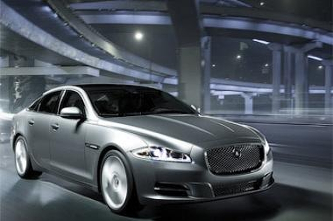 Hibridinis „Jaguar XJ“