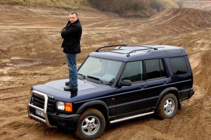 Nuo automobilio stogo G.Juodeika stebi žvaigždes