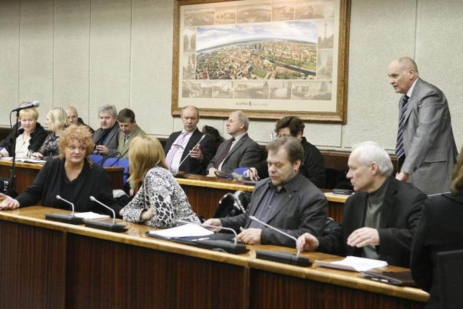 Valdiškose įstaigose – amžini vadovai   