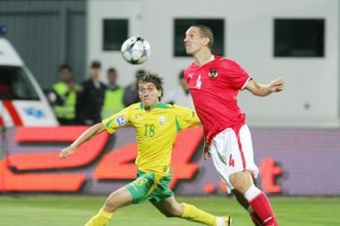 Pavyzdys: pernai Marijampolėje mūsų futbolininkai nugalėjo austrus 2:0.