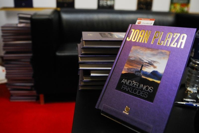„Andželinos paklodėse" – naktinės kelionės laiku 