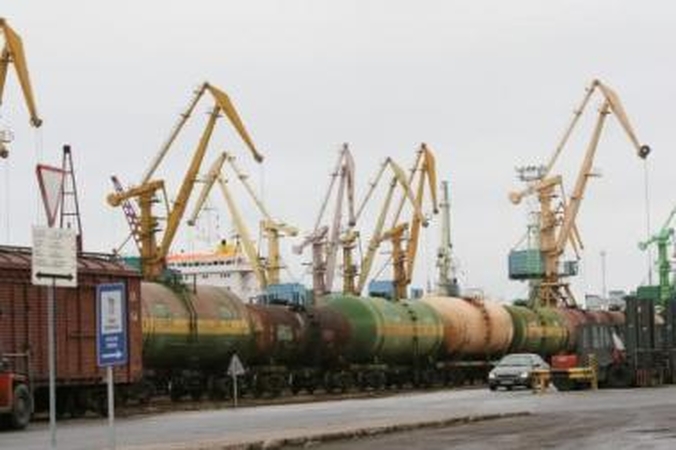 Nesutarimai: "Orlen Lietuva" nori mažesnių krovinių vežimo tarifų, bet "Lietuvos geležinkeliai" nelinkę daryti didesnių nuolaidų.