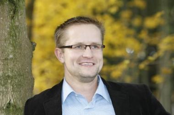 Savybės: bendraujant su Kapinių priežiūros tarnybos slenkstį minančiais žmonėmis A.Mockų gelbsti ne tik užuojauta, diplomatija, bet ir humoras.