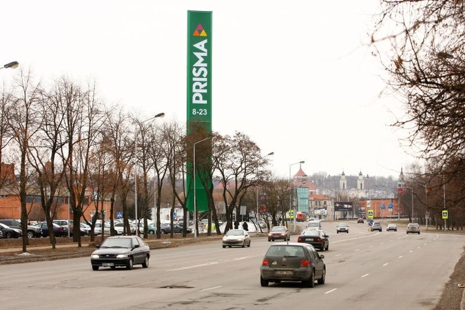 Ar neužgrius reklaminis bokštas, niekas nežino