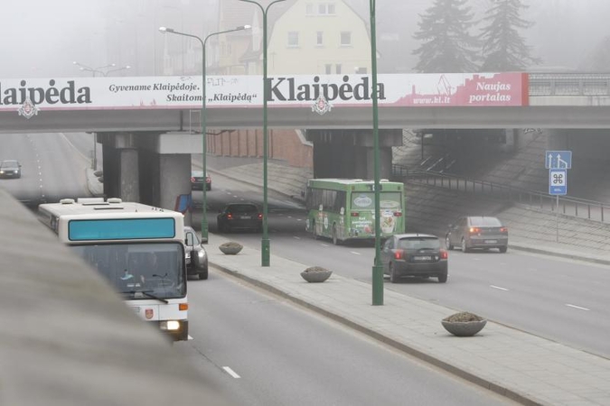 Atšilus orui Klaipėdoje vėl prasidėjo vairuotojų atakos akmenimis