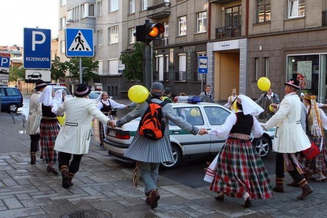 Švęsti ir prekiauti lietus nekliudė